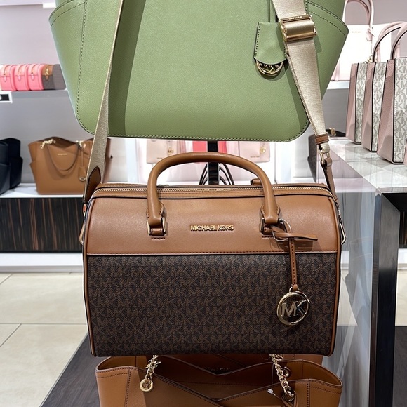 Michael Kors med Duffel Travel - Leather/Coated
35S2GTFU2B
BROWN
MD DUFFLE NWT - Picture 2 of 16